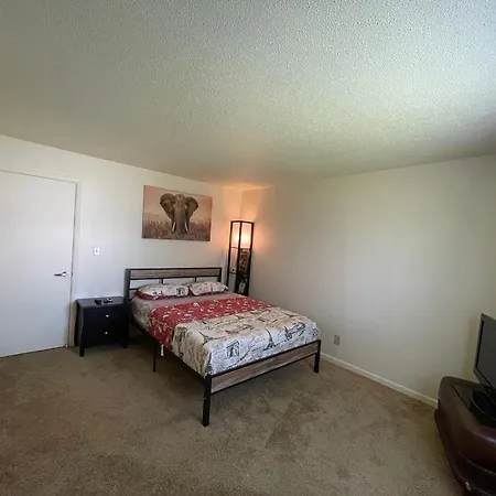 Private Room Oasis Ideal For Travelers & Workers Indianapolis Exterior photo