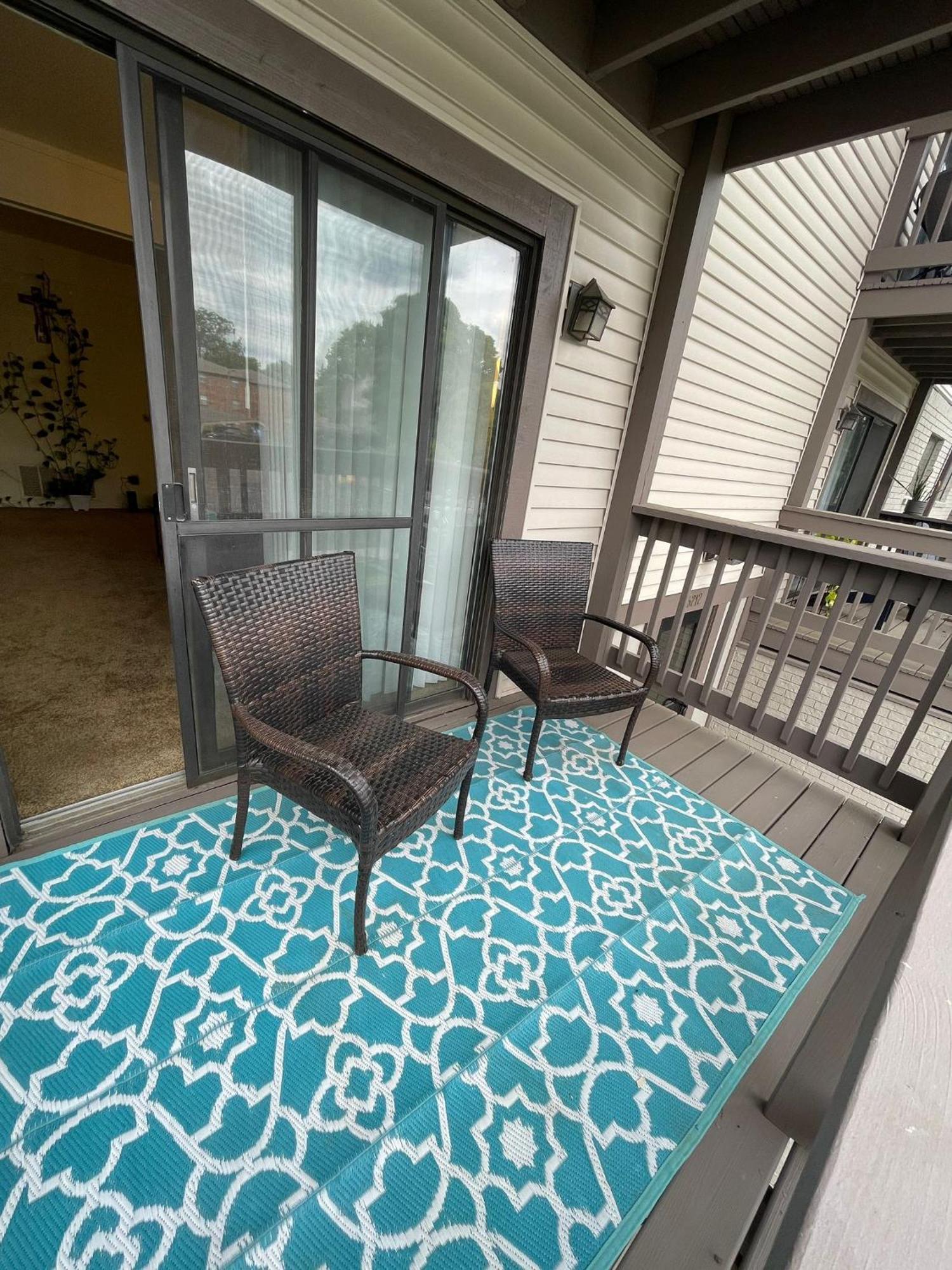 Private Oasis Ideal For Travelers & Workers *